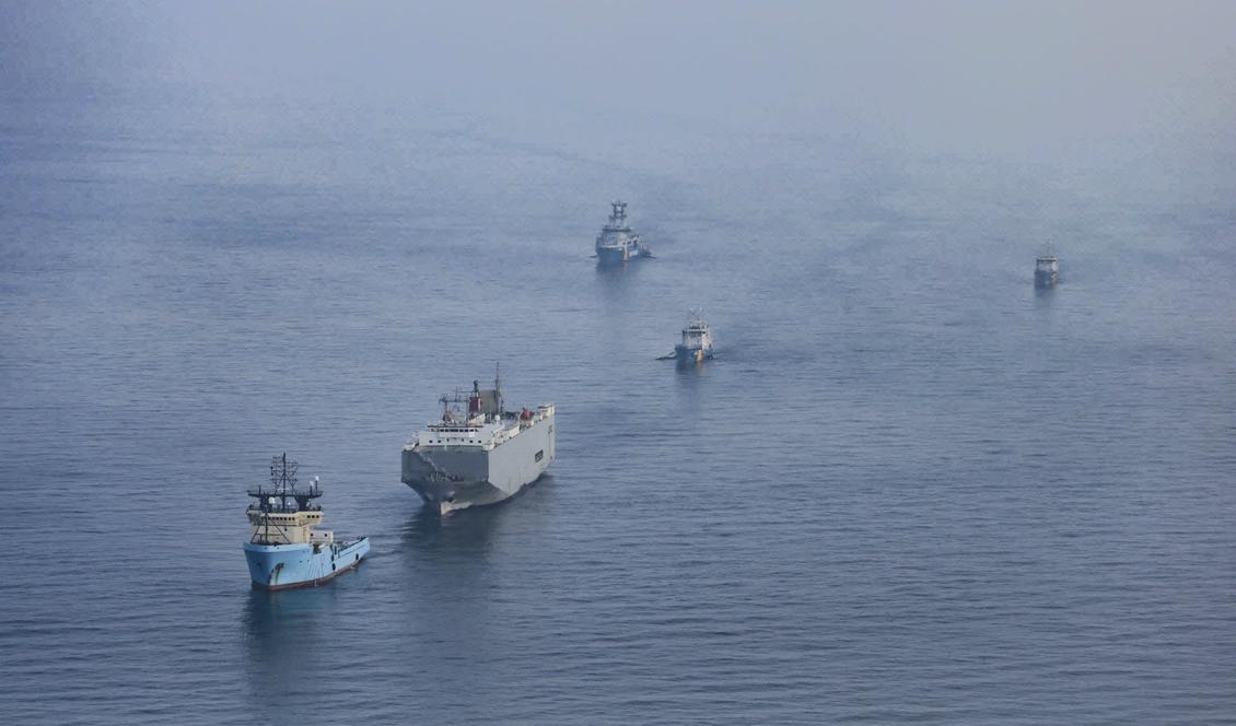Fartyget Makassar Highway ligger nu förtöjt i Oskarshamn efter den riskfyllda bogseringen. Foto: Kustbevakningen/TT