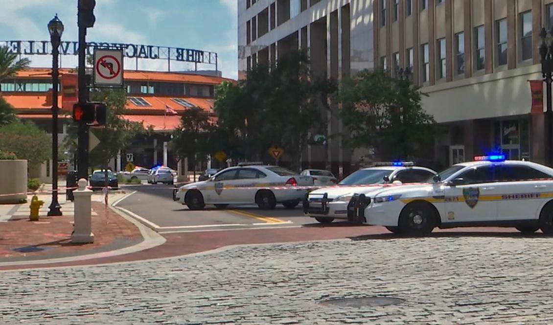 
Flera personer har skjutits ihjäl och skadats vid en e-sportturnering som hölls i en restaurang på ett köpcentrum i Jacksonville. Foto: HO/TT                                            