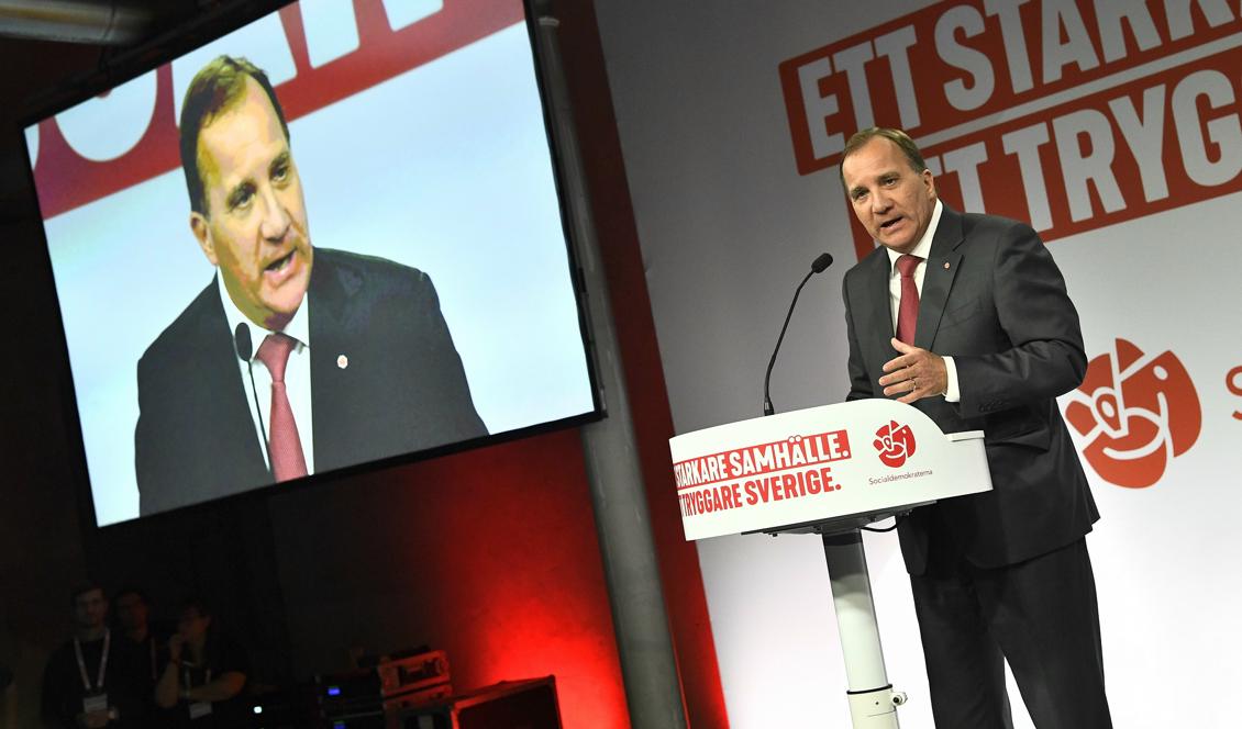 Partiledare Stefan Löfven talar under Socialdemokraternas valvaka på Färgfabriken i Stockholm. Foto: Claudio Bresciani/TT
