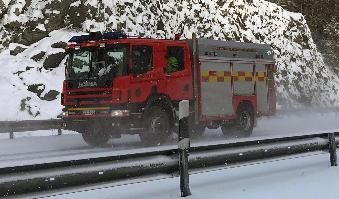 Elva bilar har brunnit i Gävle i natt. Polisen misstänker att någon tänt på dem. Foto: Pontus Stenberg/TT-arkivbild