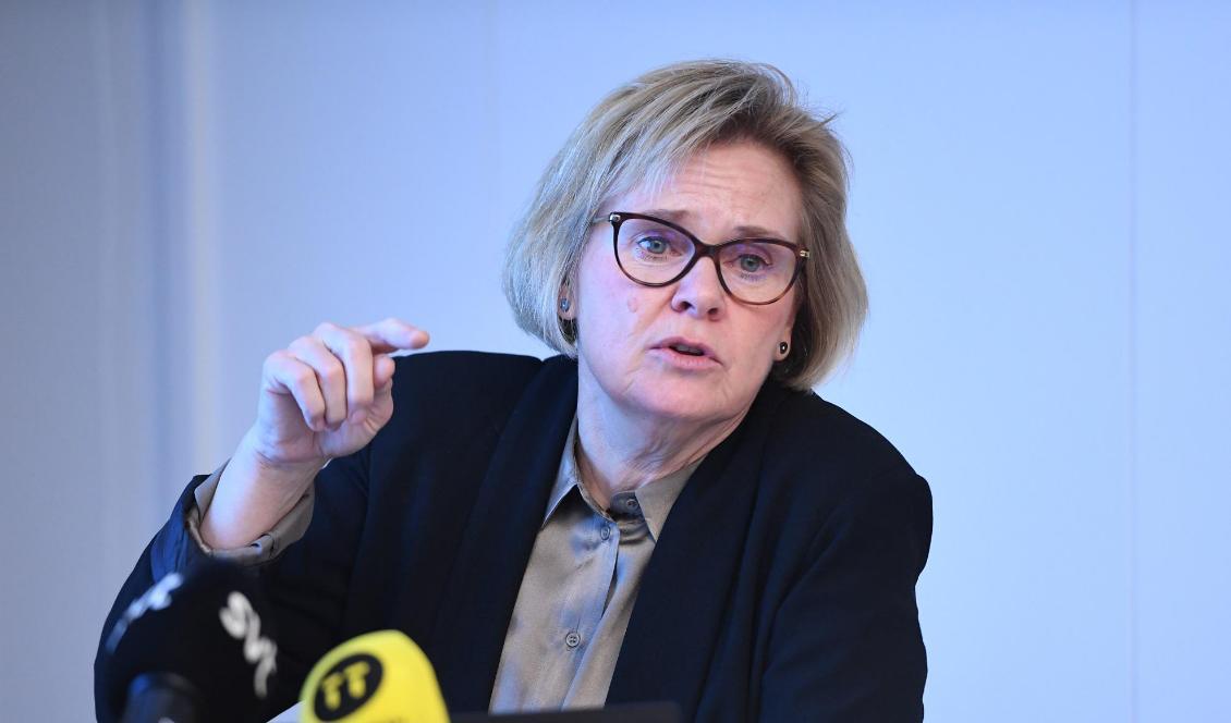
Riksåklagare Petra Lundh, särskild utredare i ungdomsreduktionsutredningen som i dag har överlämnats till regeringen. Foto: Jonas Ekströmer/TT                                                
