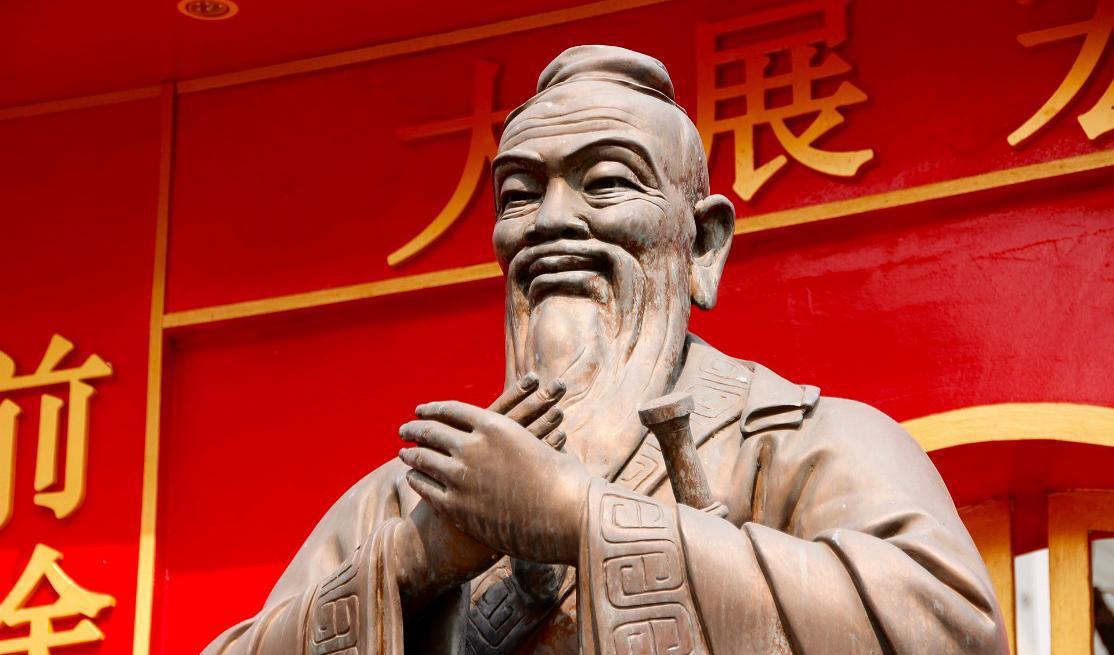 



En staty av filosofen Konfucius i Kina.                                                                                                                                                                                                 