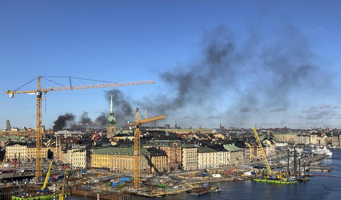 En SL-buss började brinna i centrala Stockholm i söndags. Foto: Susanne Kivinen/TT-arkivbild