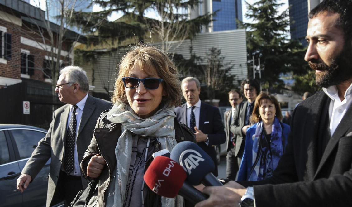 FN-utredaren Agnès Callamard i närheten av det saudiska konsulatet i Istanbul. Foto: Cemal Yurttas/DHA/AP/TT-arkivbild