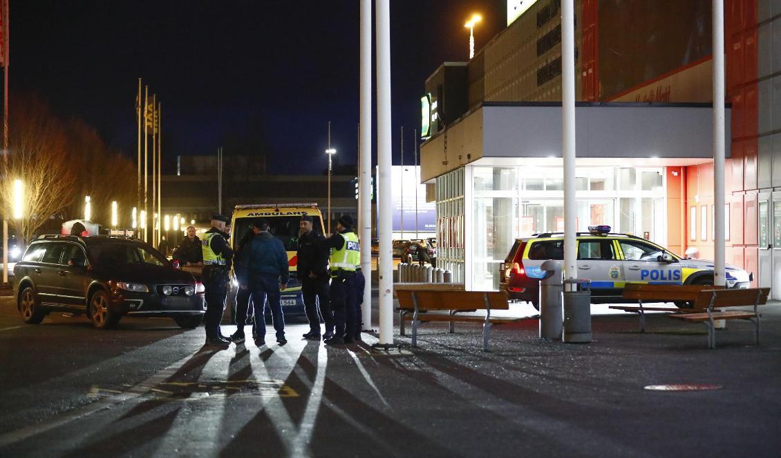 Flickan hittades först efter två timmar, utanför ett köpcentrum. Foto: Thomas Johansson/TT