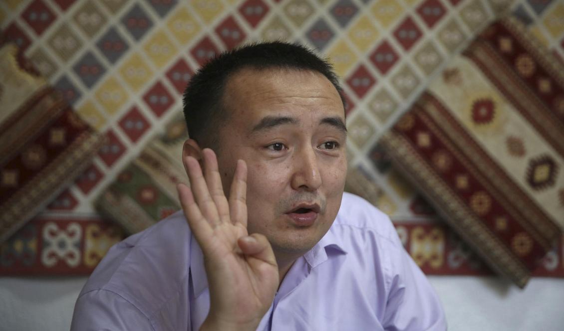 Kazakisk polis har gripit aktivisten Serikzjan Bilasj som propagerat mot de kinesiska omskolningslägren i Xinjiang. Foto: Ng Han Guan/TT-arkivbild