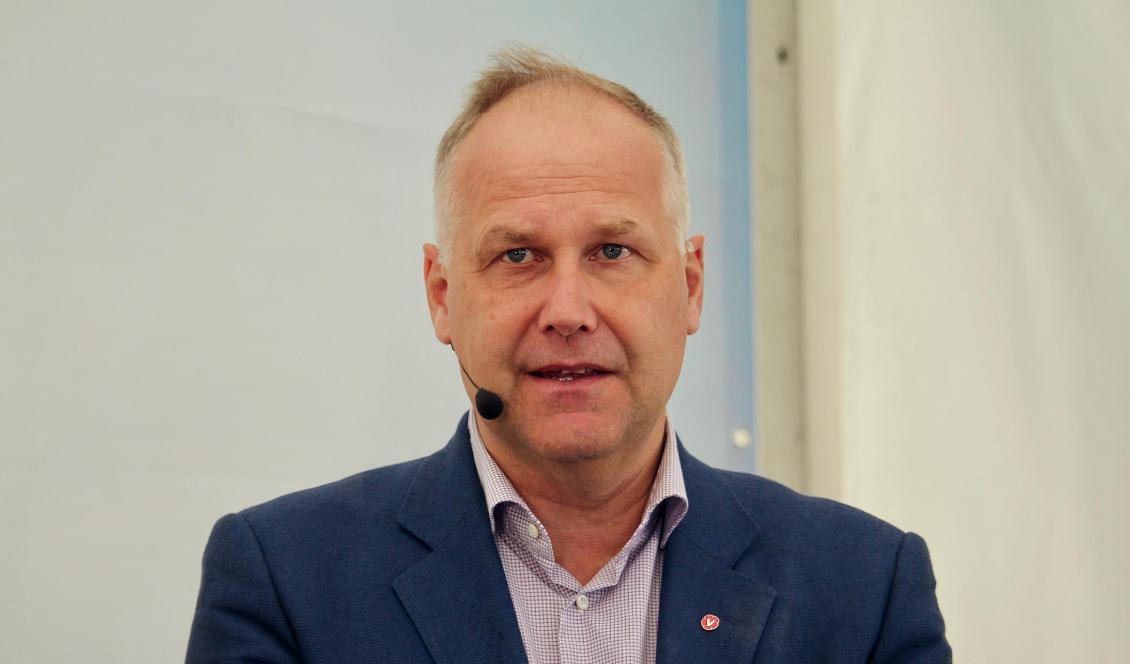 



Jonas Sjöstedt, Vänsterpartiets ledare. Foto: Susanne W Lamm/Epoch Times-arkivbild                                                                                                                                                                                                