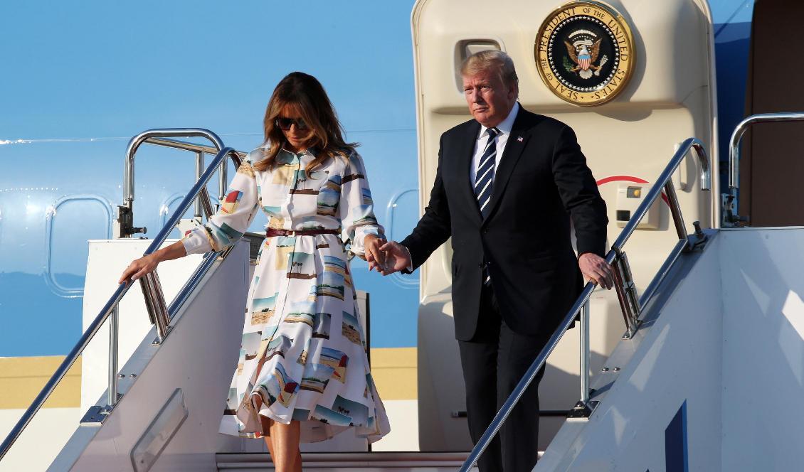 USA:s president Donald Trump och hans hustru Melania Trump anländer till Japan på ett fyra dagar långt statsbesök. Foto: Koji Sasahara/AP/TT
