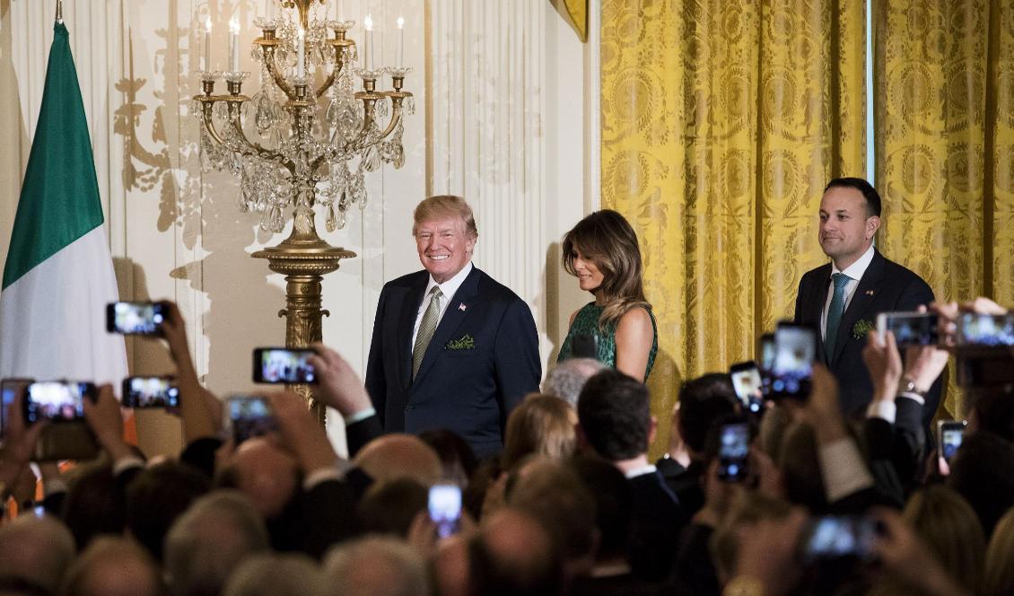 USA:s president Donald Trump och hans fru Melania Trump syns tillsammans med Irlands premiärminister i Vita huset den 15 mars 2018. Foto: Samira Bouaou/Epoch Times-arkivbild