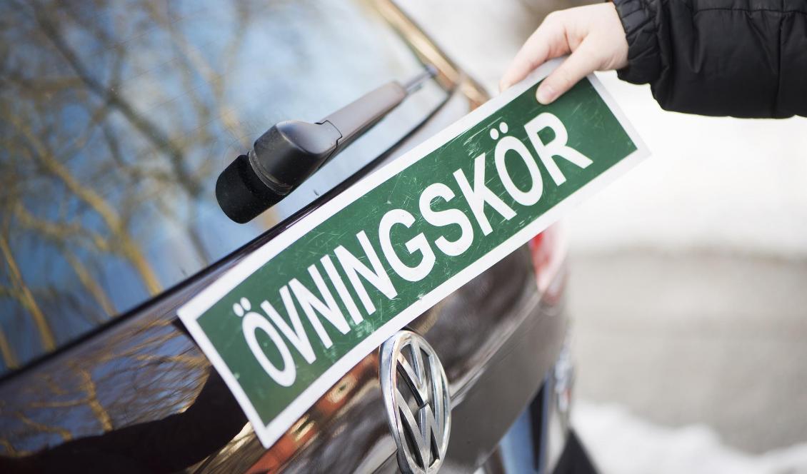 Två personer misstänks för ekobrott efter ett tillslag mot en olaglig trafikskola i Örebro. Foto: Fredrik Sandberg/TT-arkivbild