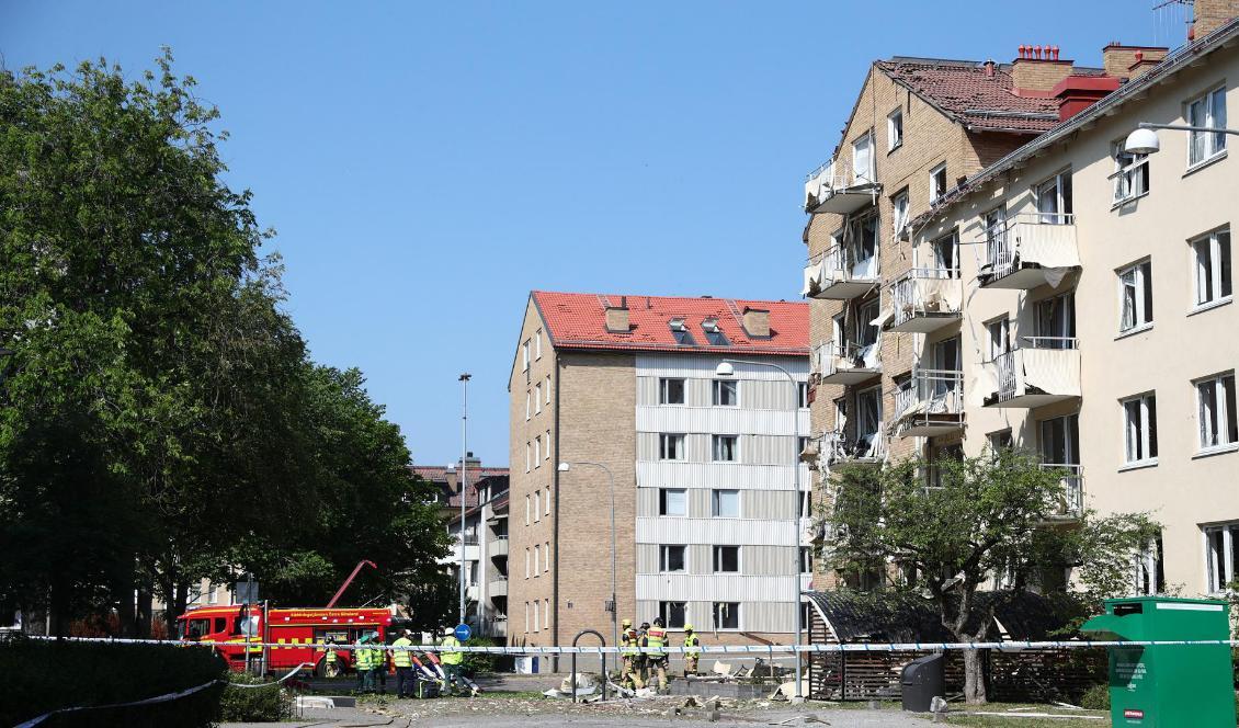 
En kraftig explosion har inträffat utanför ett flerfamiljshus i Linköping. Foto: Jeppe Gustafsson/TT                                                
