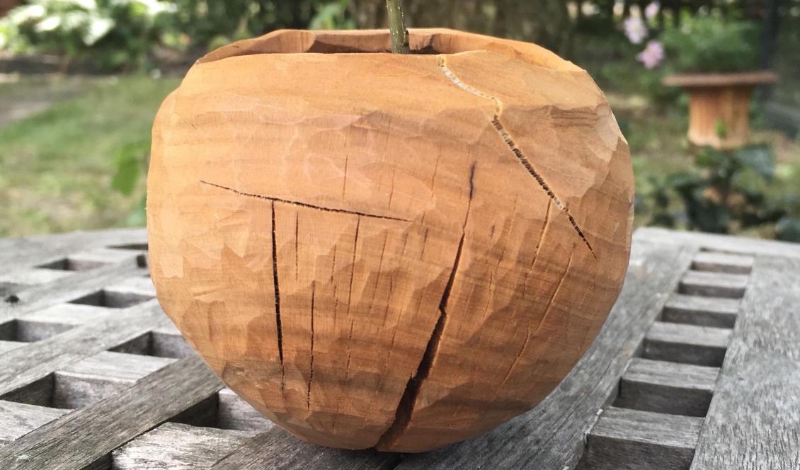 En sprucken kåsa får nytt liv. Foto: Anton Nilsson