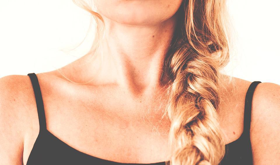 En av köldkörtelns viktigaste uppgifter är att reglera och balansera kroppens ämnesomsättning. Det  gör den genom att producera hormoner som påverkar i stort sett alla funktioner i kroppen.