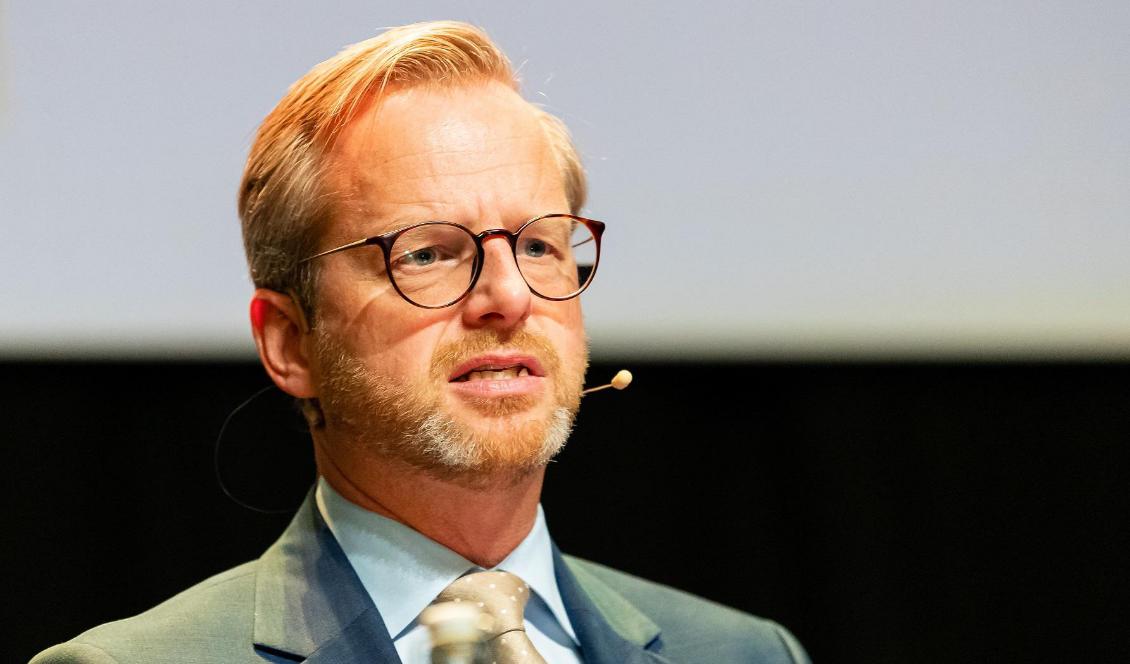 Inrikesminister Mikael Damberg (S) har bjudit in alla partier utom SD till samtal om gängvåldet. Foto: Anders Bjurö/TT