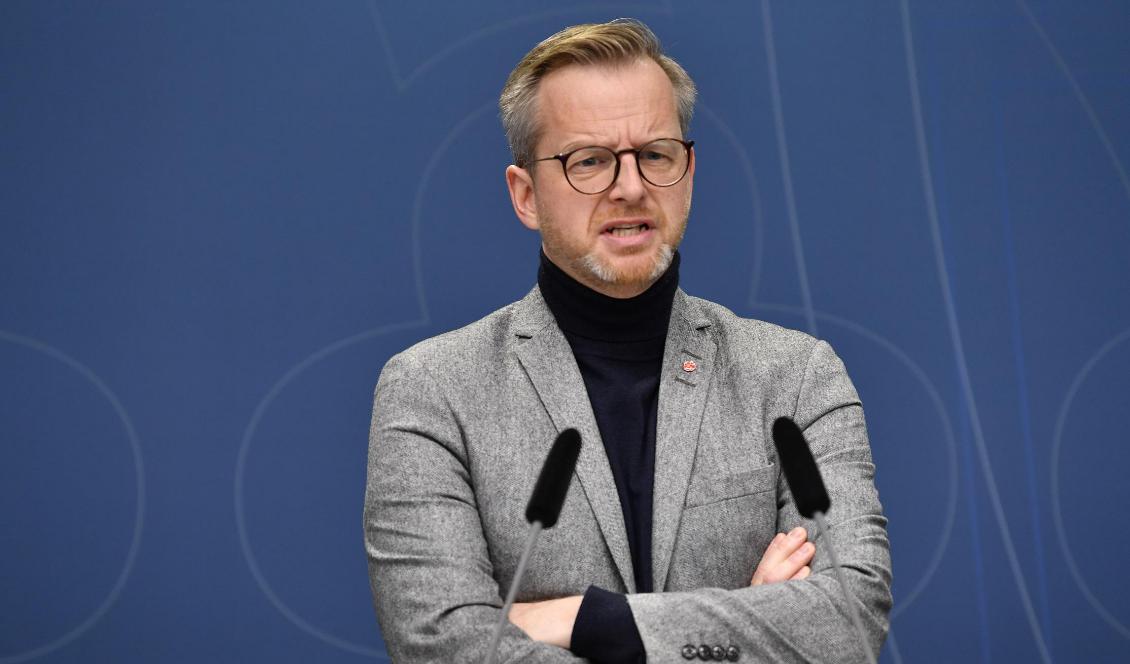 Inrikesminister Mikael Damberg (S) presenterar lagförslaget om hemlig dataavläsning. Foto: Henrik Montgomery/TT