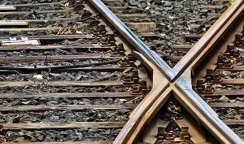 Det kinesiska statsägda järnvägsbolaget CRCC ska hjälpa Uddevalla kommun att tänka ut lösningar för framtidens järnväg på västkusten samt stadsplanering och en underjordisk station.