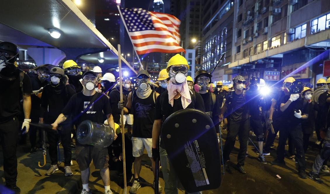 Demonstranter i Hongkong under söndagen. Foto: Vincent Yu/AP/TT