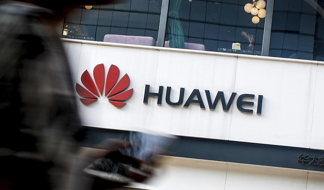 Amerikanska utredare granskar ytterligare anklagelser mot kinesiska Huawei. Foto: Andy Wong/AP/TT-arkivbild