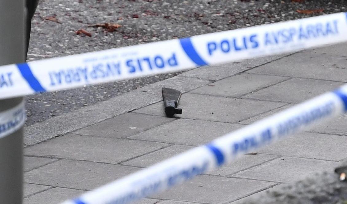 Kniven som använts när en man blev knivhuggen på Vanadisvägen. Foto: Anders Wiklund/TT