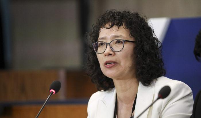 Yuhua Zhang, en Falun Gong-utövare som överlevde förföljelsen i Kina, talar vid ett möte i USA:s utrikesdepartement i Washington, den 17 juli 2019. Foto: Samira Bouaou/Epoch Times