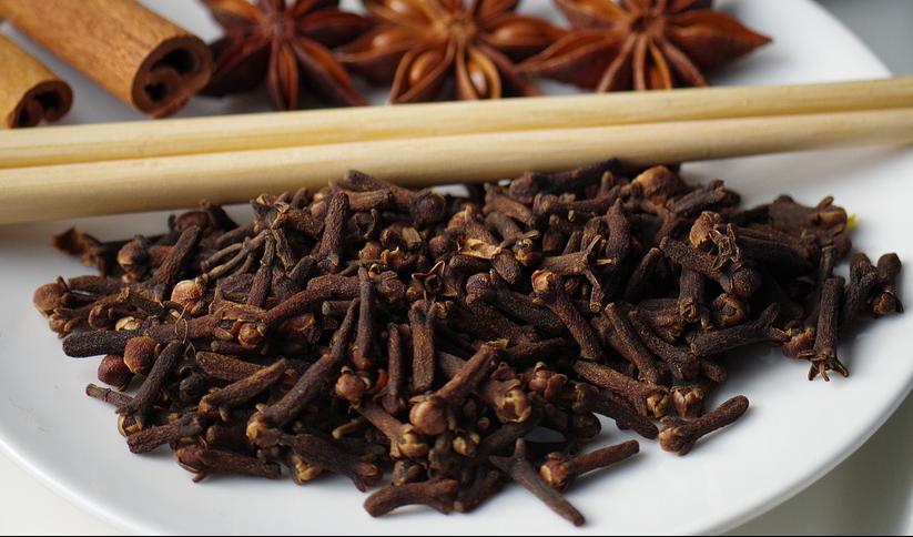 Kryddor har använts som medicin i tusentals år. Även modern forskning visar att kryddor och örter är rika på vitaminer, mineraler och till och med innehåller mer antioxidanter än frukt och bär. Kryddnejlika är den krydda som har den högsta koncentrationen av antioxidanter.