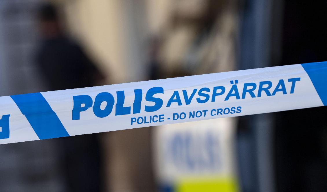 En större polisinsats pågår i Uppsala efter en skottlossning i stadsdelen Sävja. Foto: Johan Nilsson/TT