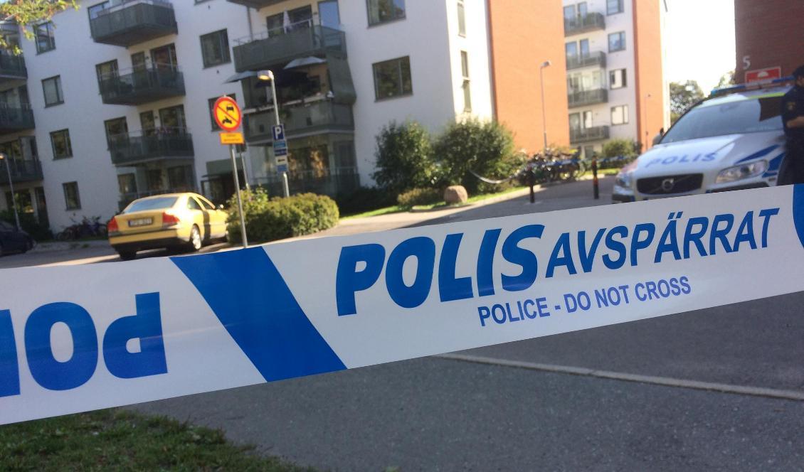 
En 18-årig kvinna sköts ihjäl natten till onsdagen i Råcksta i nordvästra Stockholm. Foto: Tony Lingefors/Epoch Times                                                