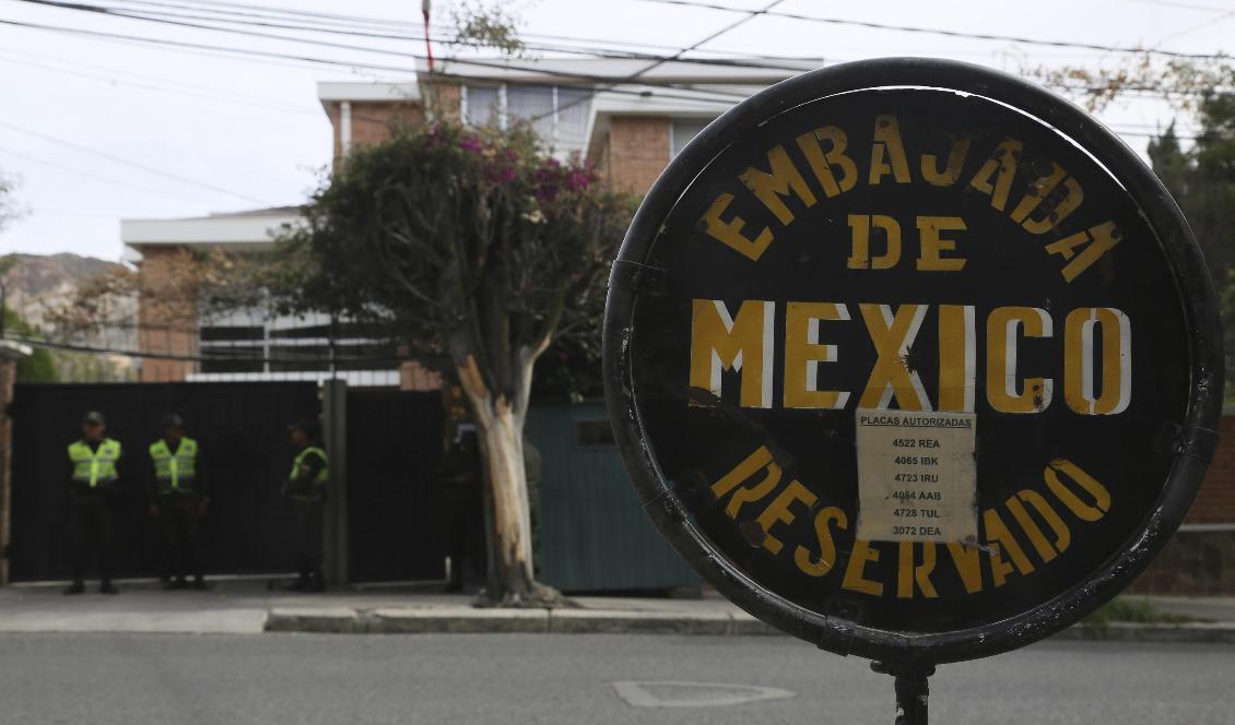 Det diplomatiska bråket kring Mexikos ambassad i Bolivia fortsätter. Nu tvingas Mexikos ambassadör lämna landet. Foto: Luis Gandarillas/AP/TT-arkivbild