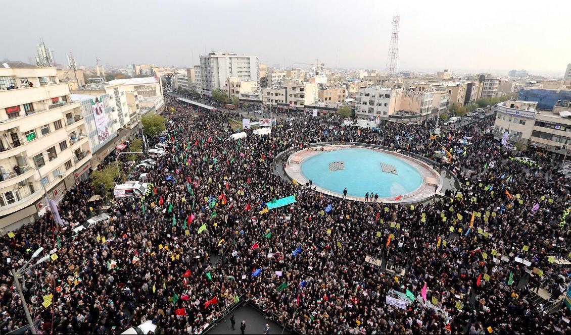 

Demonstranter samlade i Irans huvudstad den 25 november 2019. Foto: Atta Kenare/AFP via Getty Images                                                                                                