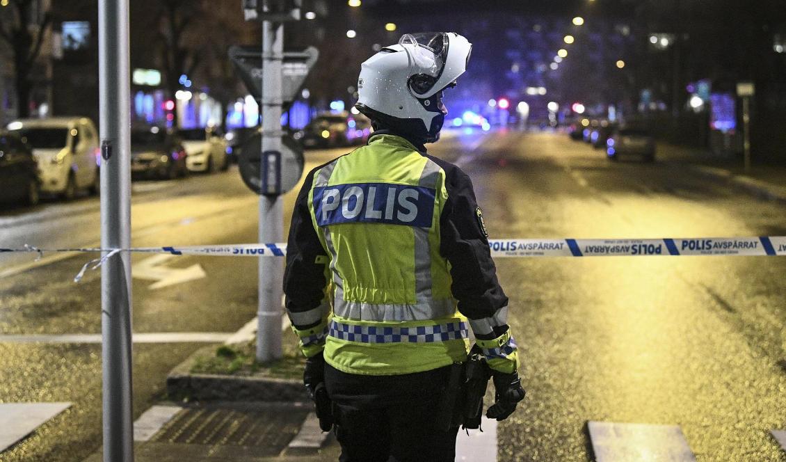 En skadad bil har hittats i ett garage efter en kraftig detonation i Malmö. Foto: Johan Nilsson/TT