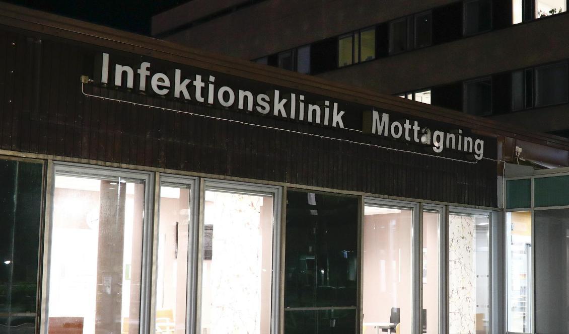På Sahlgrenska universitetssjukhuset växlar man upp arbetet efter att ytterligare en person smittats i Göteborg. Foto: Thomas Johansson/TT