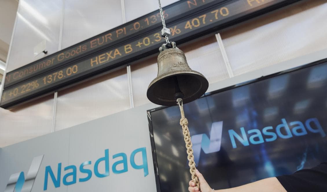 Klockan klämtar för börsen. Foto: Stina Stjernkvist/TT