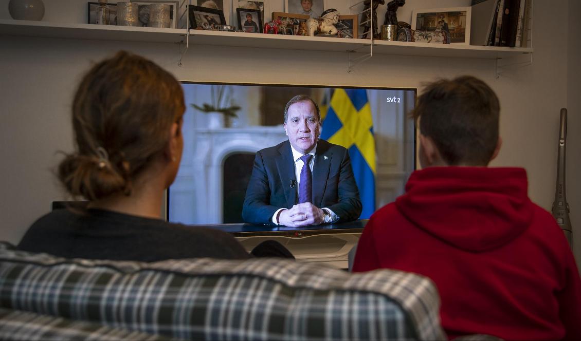 Statsminister Stefan Löfven (S) håller ett tal till nationen i SVT med anledning av coronapandemin. Foto: Anders Wiklund/TT