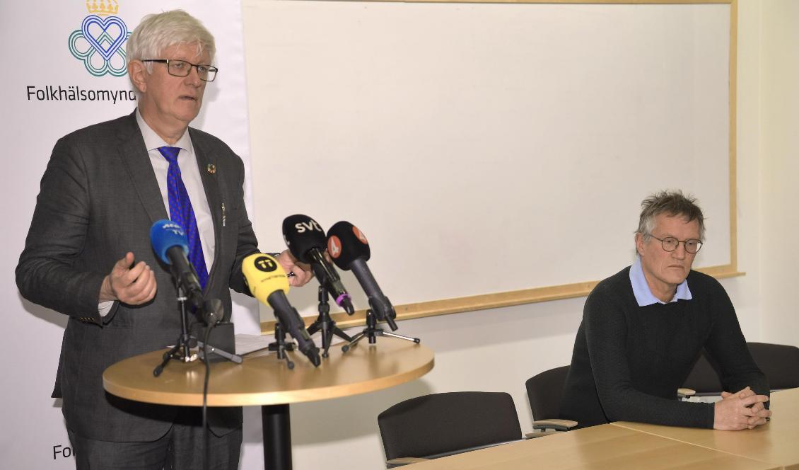 Folkhälsomyndighetens generaldirektör Johan Carlson vid dagens pressträff där han meddelade att risken för coronavirusspridning i Sverige har ökat. Foto: Henrik Montgomery/TT