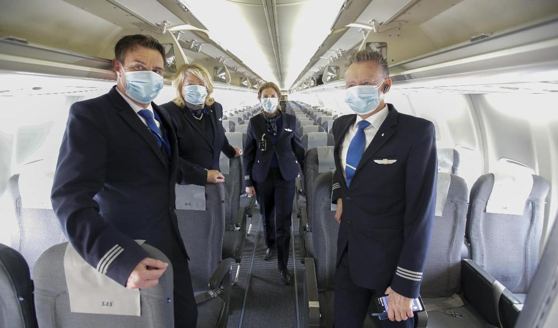 Sedan den 18 maj gäller munskyddstvång för personal och resenärer från sex år och uppåt på SAS flygningar. Foto: Vidar Ruud/NTB/TT-arkivbild