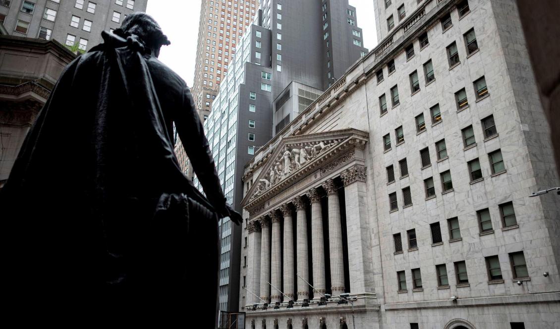 Statyn av George Washington ser ut över New York-börsen den 8 maj 2020. Foto: Johannes Eisele/AFP via Getty Images