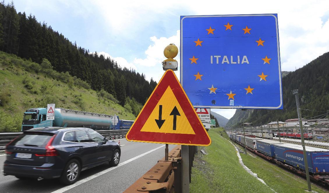 

Gränsen mellan Österrike och Italien har öppnats igen – åtminstone för den som vill åka till Italien. Foto: Karl-Josef Hildenbrand/AP/TT-arkivbild                                                                                        