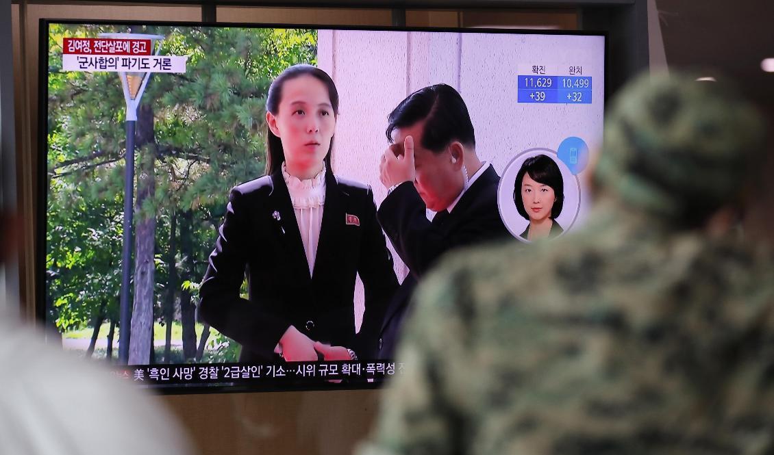 Den högt uppsatta nordkoreanska politikern Kim Yo-Jong, syster till diktatorn Kim Jong-Un, i bild i ett sydkoreanskt tv-inslag. Foto: Lee Jin-Man/AP/TT