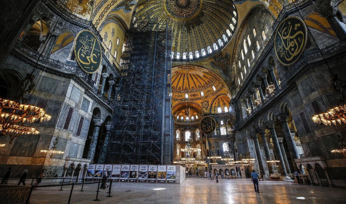 
Den bysantiska katedralen Hagia Sofia ska omvandlas till moské. Foto: Emrah Gurel/AP/TT-arkivbild                                            