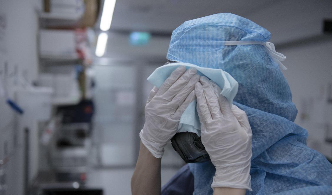 
I mitten av maj hade över 10|300 människor som arbetar inom vård och omsorg testat positivt för coronaviruset, enligt siffror från Folkhälsomyndighete. Foto: Staffan Löwstedt/SvD/TT-arkivbild                                            