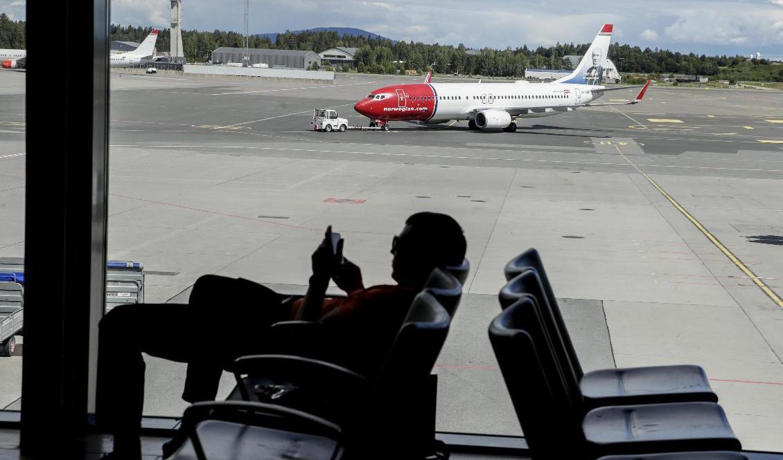 På Oslos flygplats Gardermoen väntas runt 40 flygplan från andra länder landa under onsdagen då Norge öppnar för att turister får komma till landet utan att sättas i karantän. Bild från tidigare i juli. Foto: Vidar Ruud/NTB Scanpix/TT