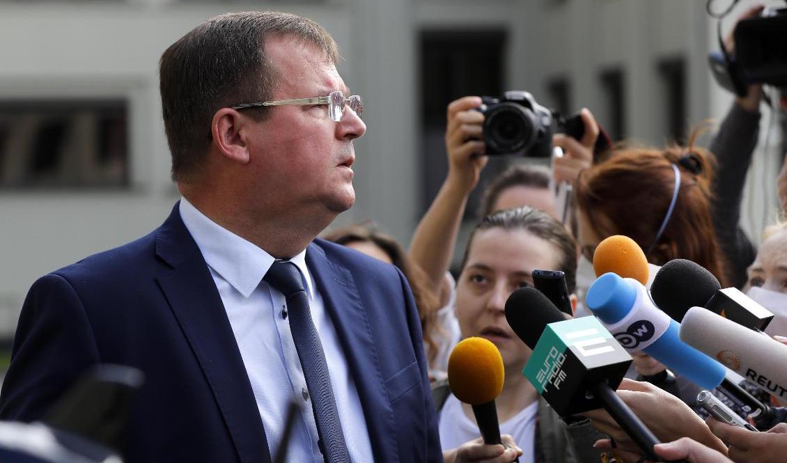 Andrej Ravkov, chef för Belarus säkerhetsråd, under en pressträff i Minsk i Belarus (Vitryssland). Foto: Sergei Grits/AP/TT