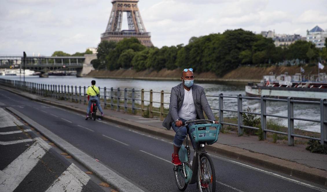 Coronasmittan kan få ny fart i Frankrike, varnar forskare. Foto: Francois Mori/AP/TT-arkivbild