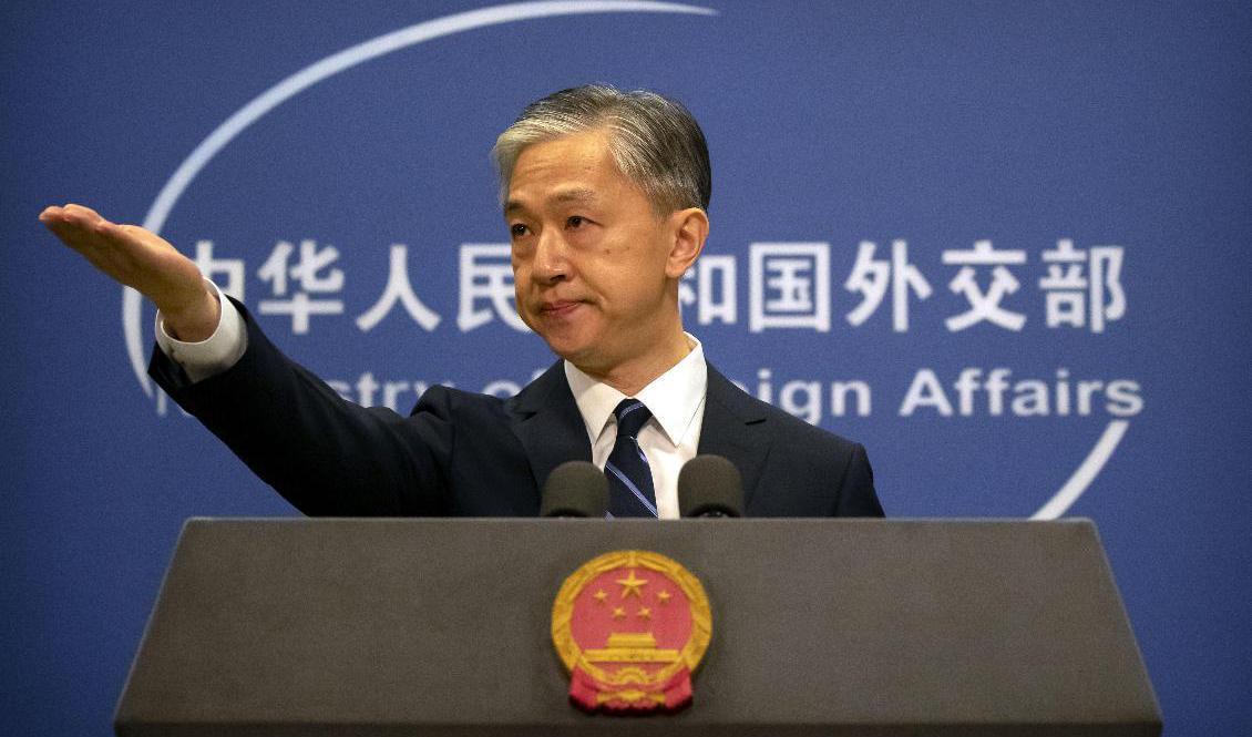 Wang Wenbin, talesperson för Kinas utrikesdepartement, under en pressträff i juli. Foto: Mark Schiefelbein