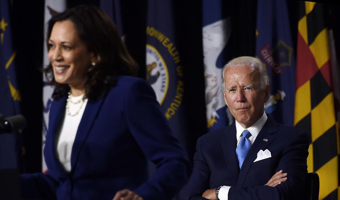 





Demokraternas vicepresidentkandidat, Kamala Harris, och presidentkandidaten Joe Biden talar under en presskonferens den 12 augusti 2020. Foto: Olivier Douliery/AFP via Getty Images                                                                                                                                                                                                                                                                        
