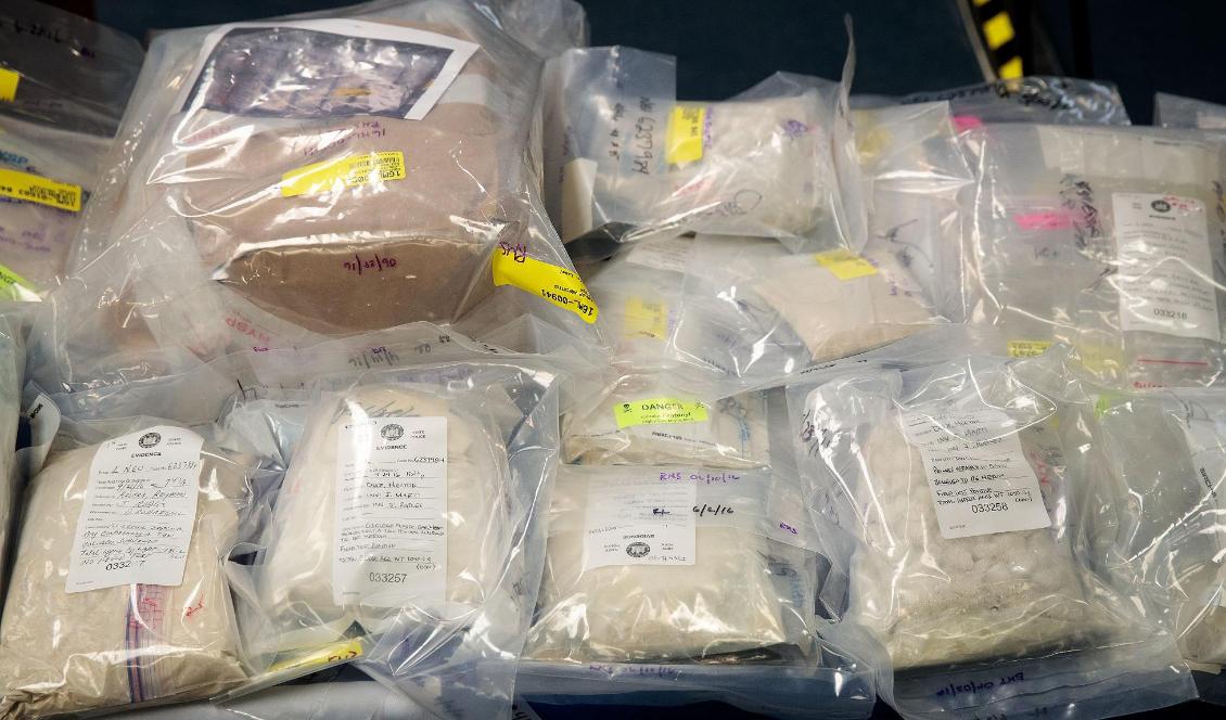 Påsar med heroin och fentanyl visas upp vid en presskonferens i New York den 23 september 2016 efter ett stort tillslag. Foto: Drew Angerer/Getty Images