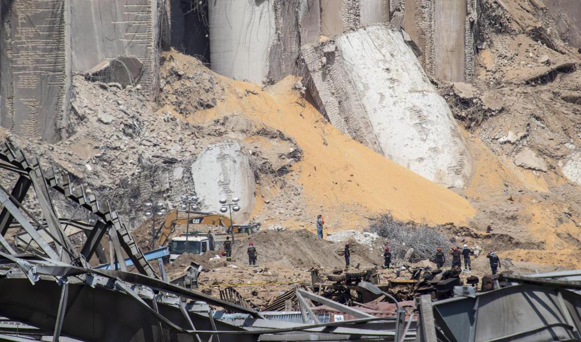 Explosionen i Beiruts hamn orsakades av ämnet ammoniumnitrat – samma ämne som USA nu anklagar Hizbollah för att gömma. Arkivbild. Foto: Hassan Ammar/AP/TT