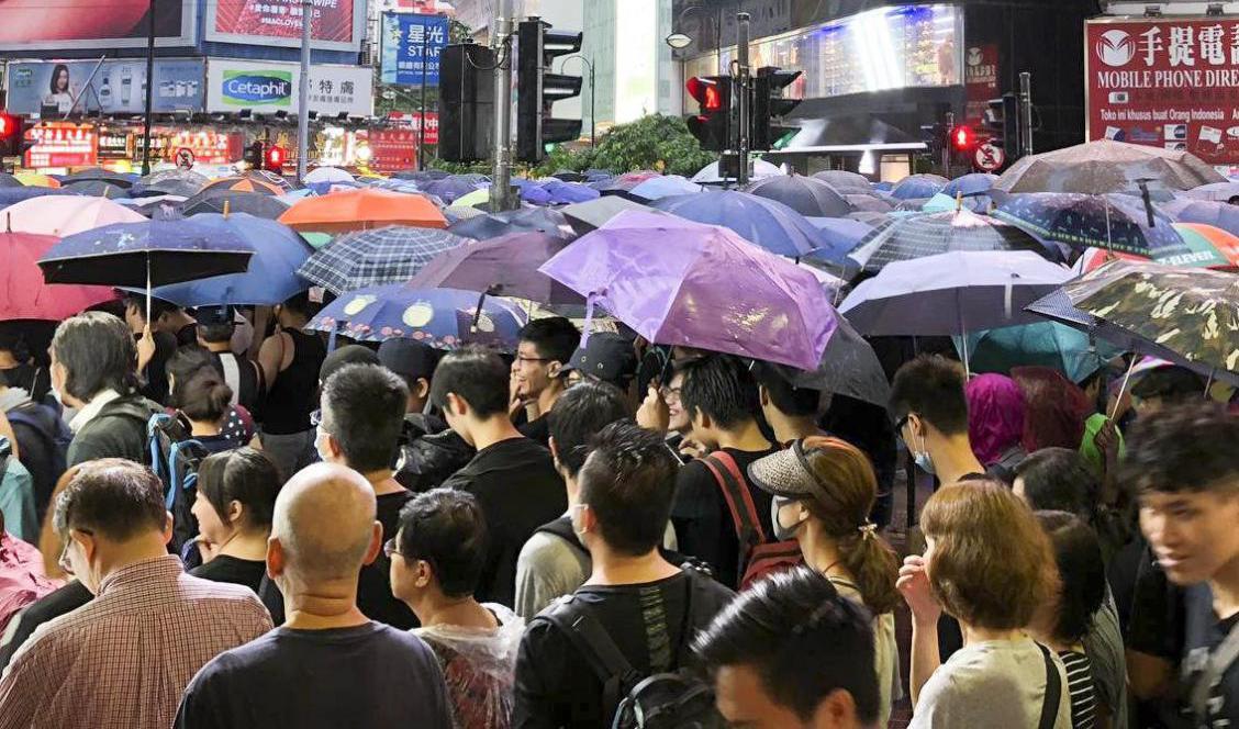 Demonstranter i Hongkong protesterar över ökat inflytande från Fastlandskina. Arkivbild. Foto: Moa Kärnstrand/TT