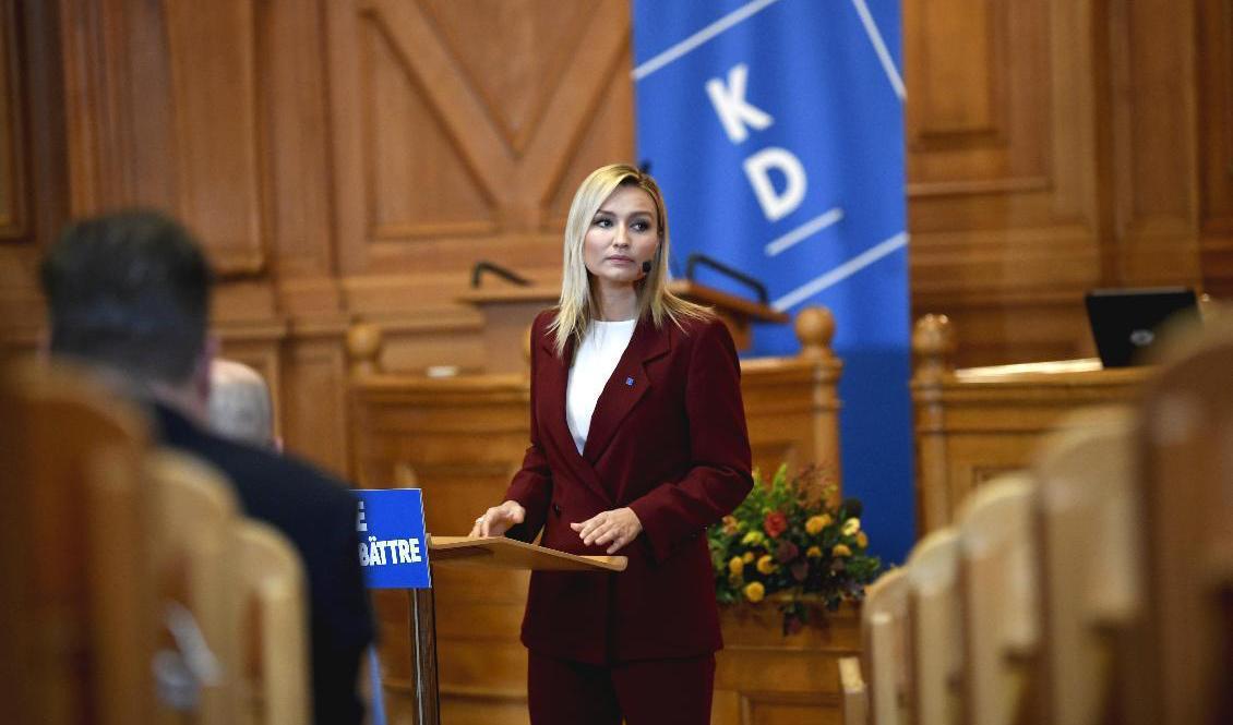 KD-ledaren Ebba Busch talade på KD:s partifullmäktige som hålls i riksdagens lokaler. Foto: Pontus Lundahl/TT