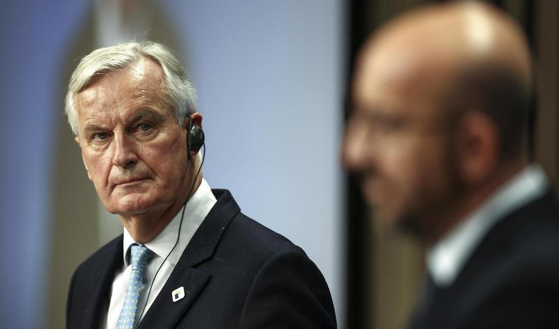 
EU:s brexitförhandlare Michel Barnier och permanente rådsordföranden Charles Michel håller presskonferens i Bryssel. Foto: Kenzo Tribouillard/AP/TT                                            